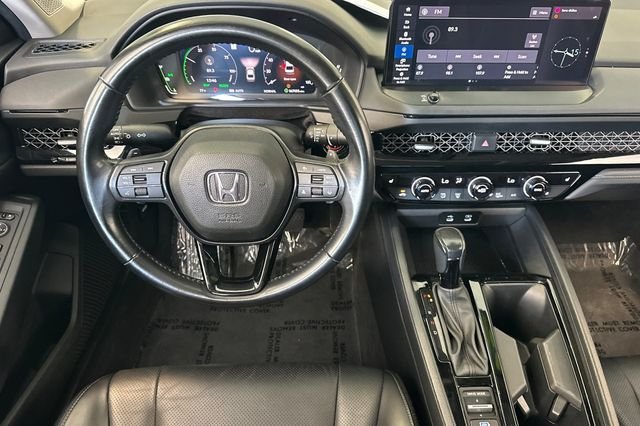 Used 2024 White Honda EX-L image 16