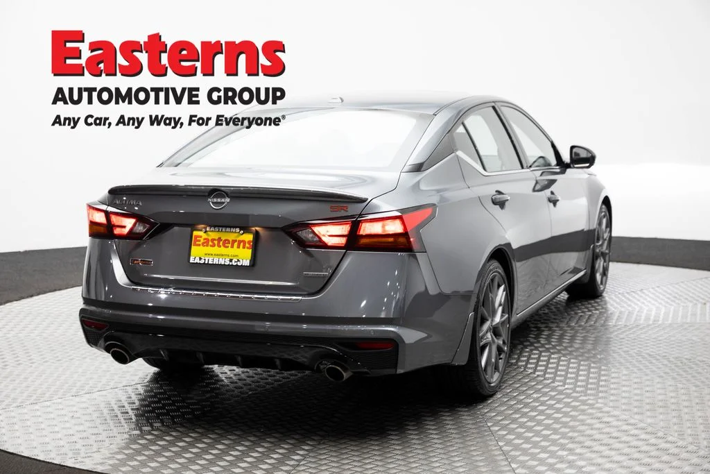 Used 2023 Gray Nissan 2.0 SR image 5