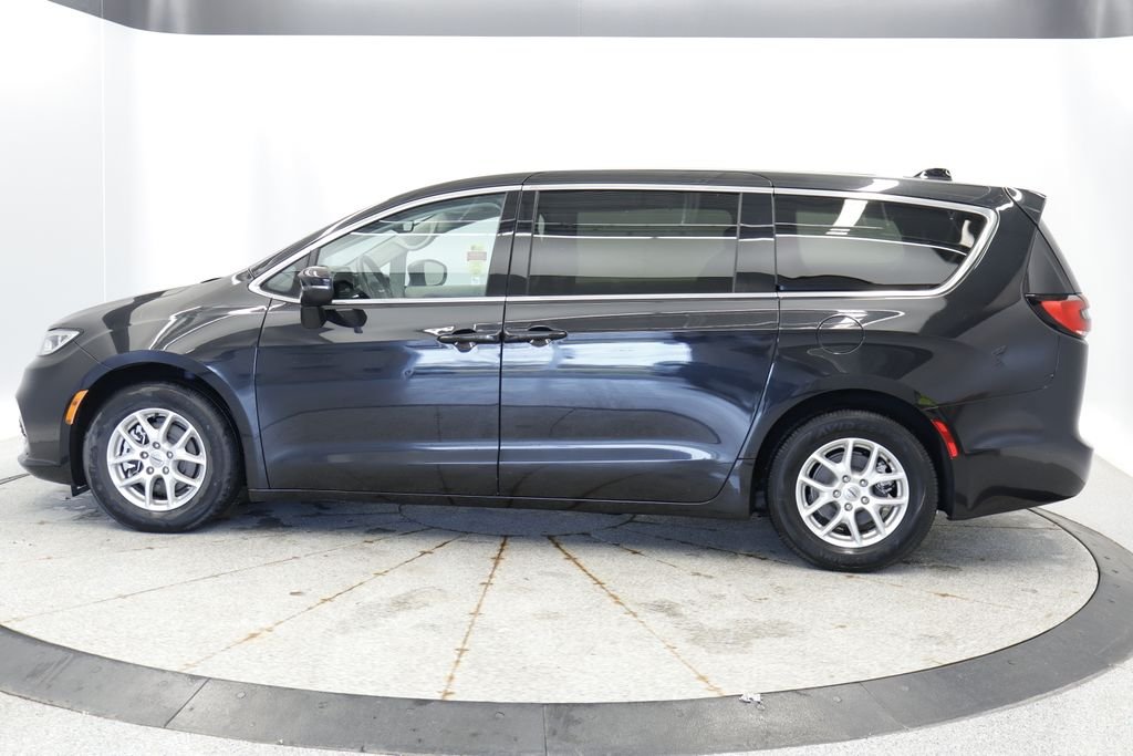 Used 2023 Chrysler Pacifica Touring L with VIN 2C4RC1BG1PR586495 for sale in Coon Rapids, Minnesota
