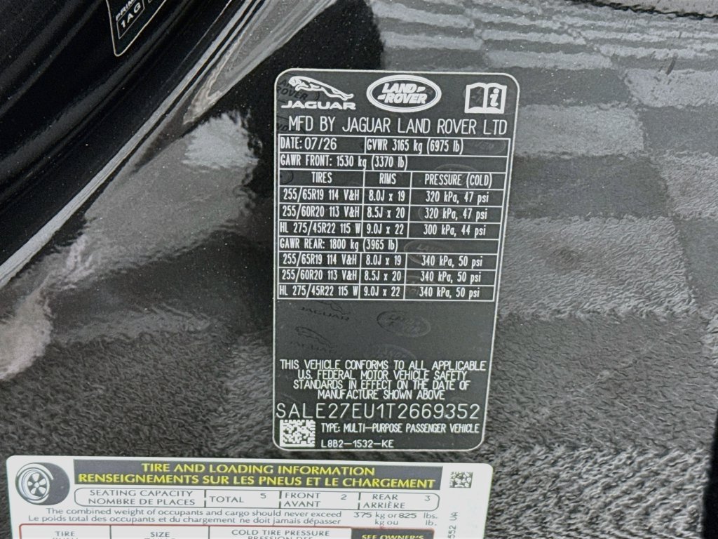 New 2026 Santorini Black Land Rover X-Dynamic SE image 33