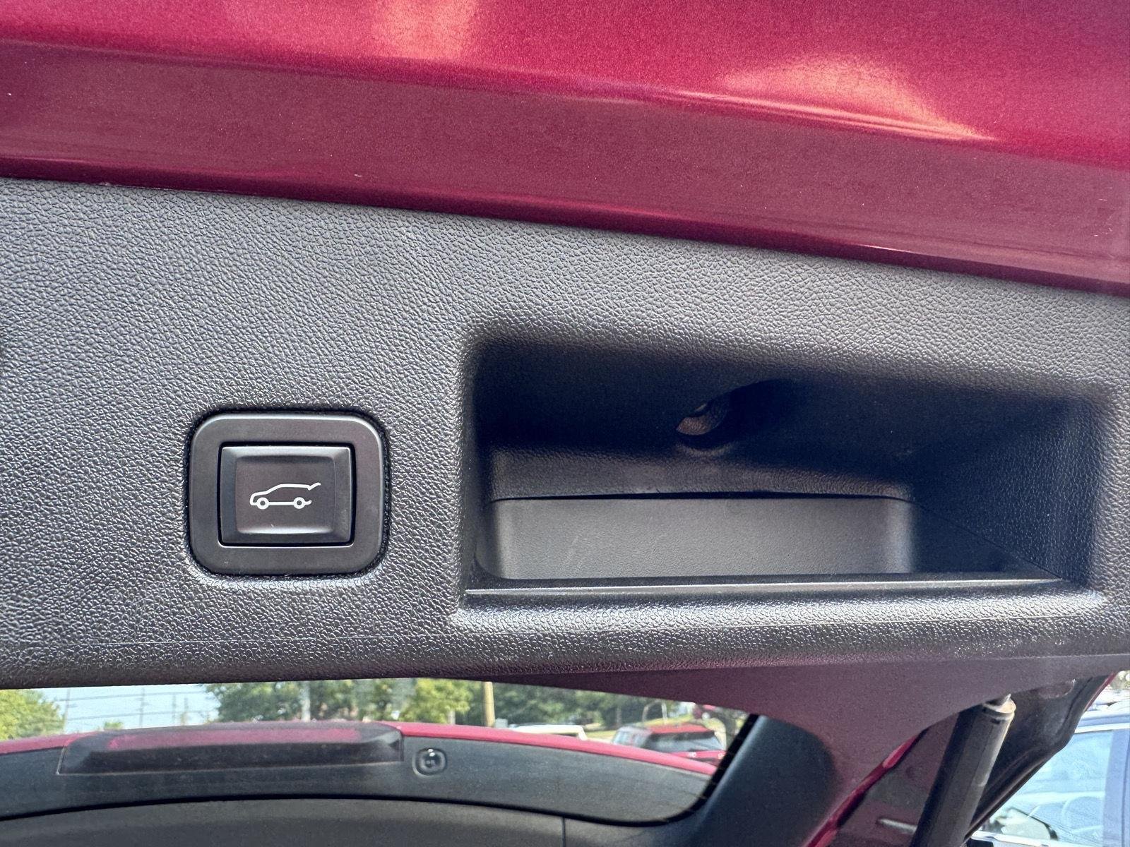 Used 2019 Cajun Red Tintcoat Chevrolet LT image 9