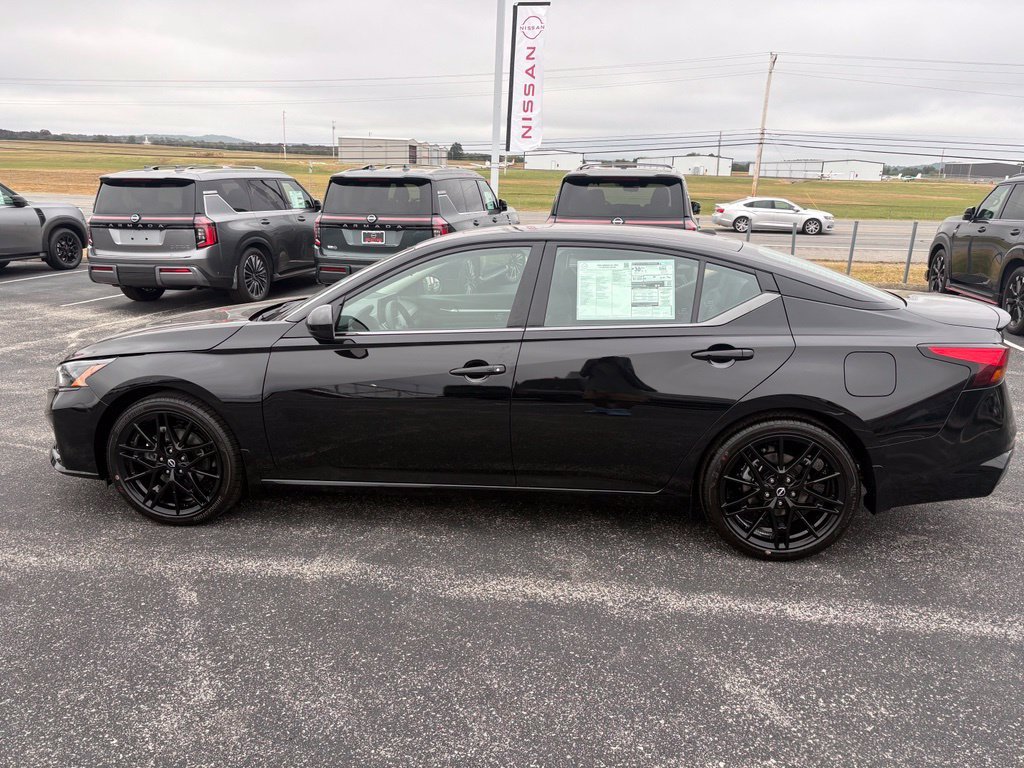 New 2026 Black Nissan 2.5 SR image 5