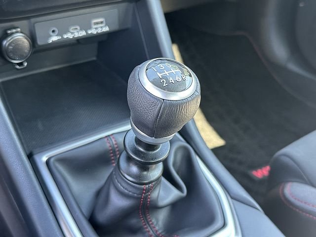 Used 2024 Gray Subaru Base image 27
