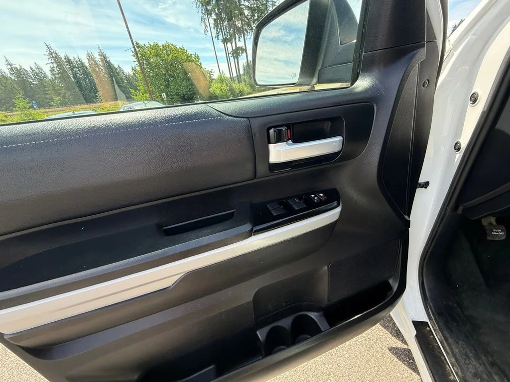 Used 2021 White Toyota SR5 image 12