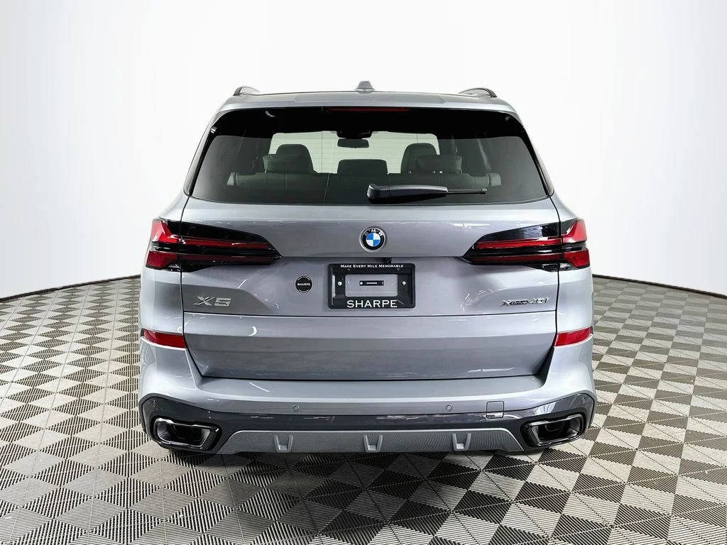 New 2026 Gray Metallic BMW xDrive40i image 6