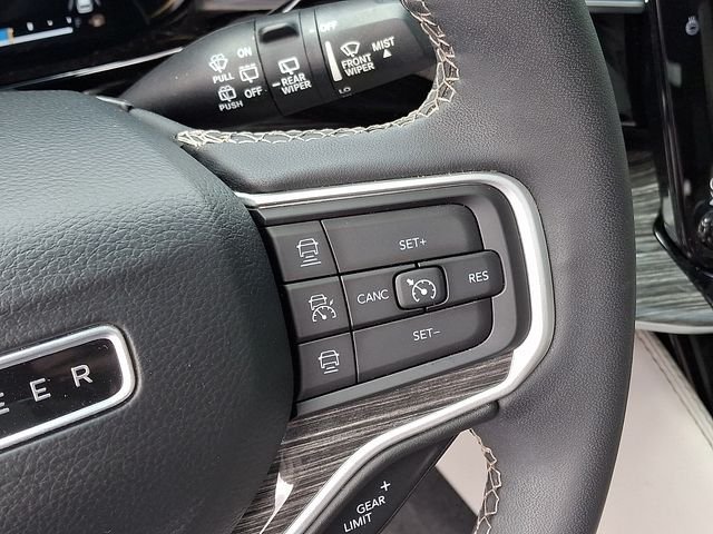 Used 2022 White Jeep Series II image 22
