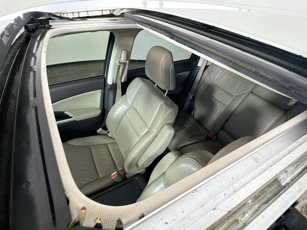 Used 2012 White Honda EX-L image 24