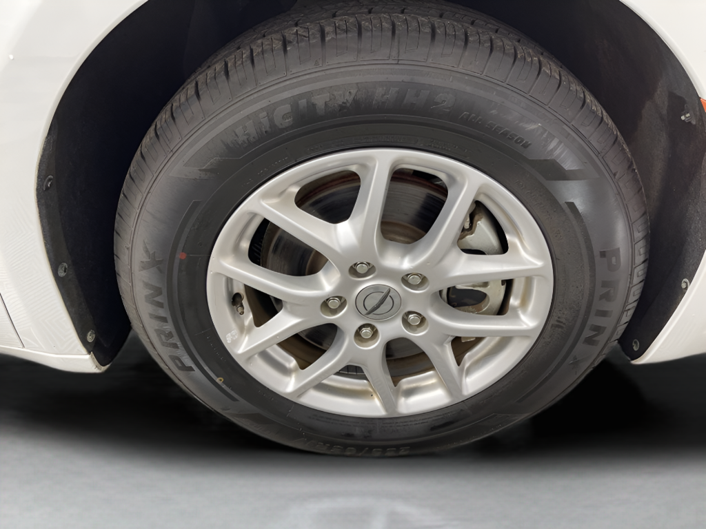 Used 2023 Bright White Clearcoat Chrysler Touring image 37