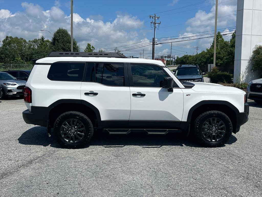 Used 2025 Ice Cap Toyota Base image 3