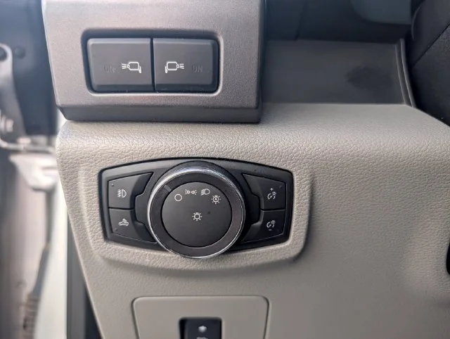 Used 2016  Ford XLT image 16
