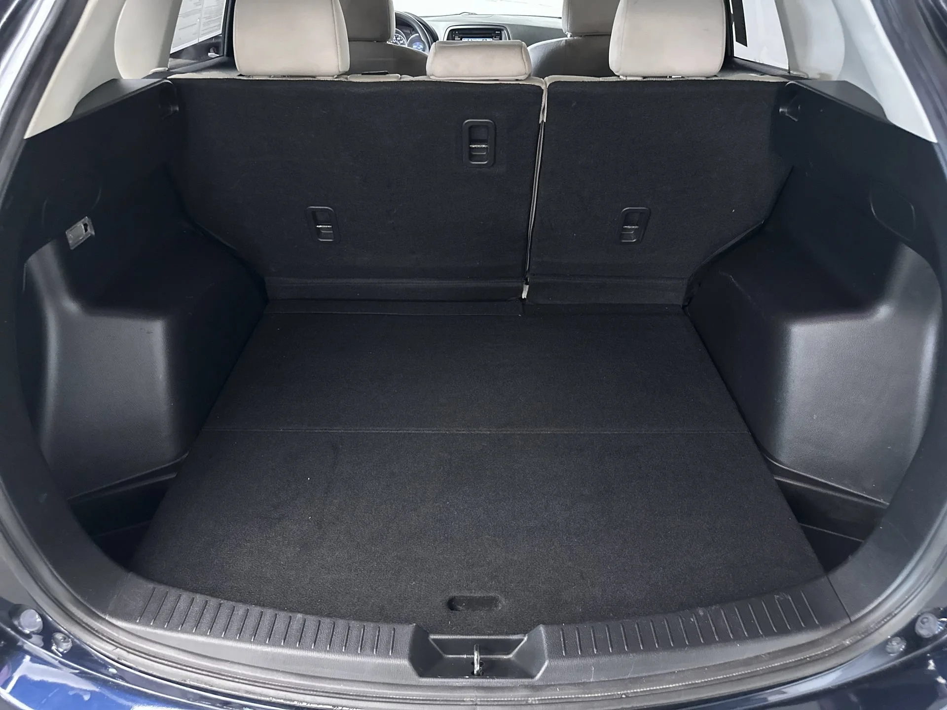 Used 2015 Deep Crystal Blue Mica Mazda Sport image 22