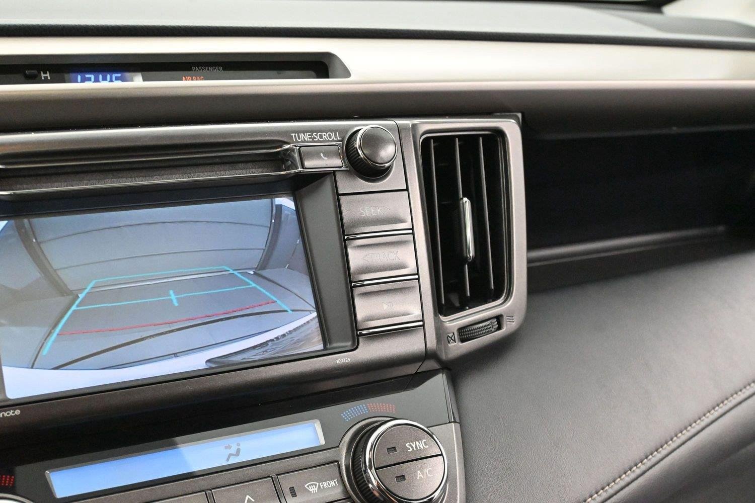 Used 2015 Super White Toyota XLE image 21