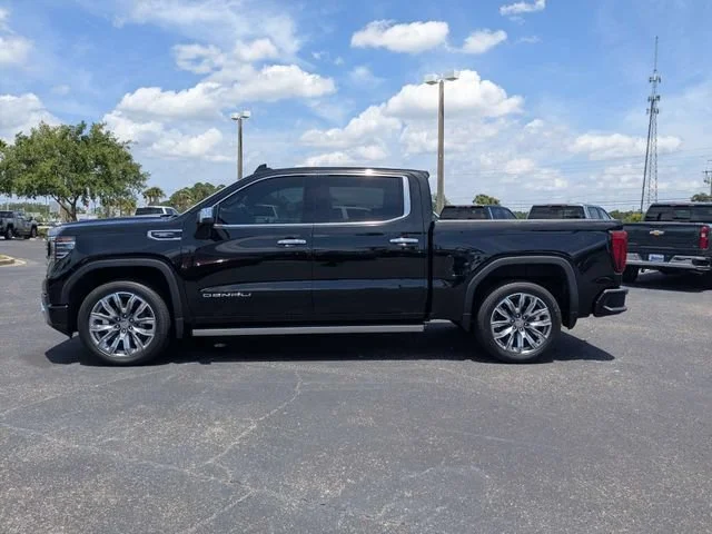 Used 2025 Onyx Black GMC Denali image 6