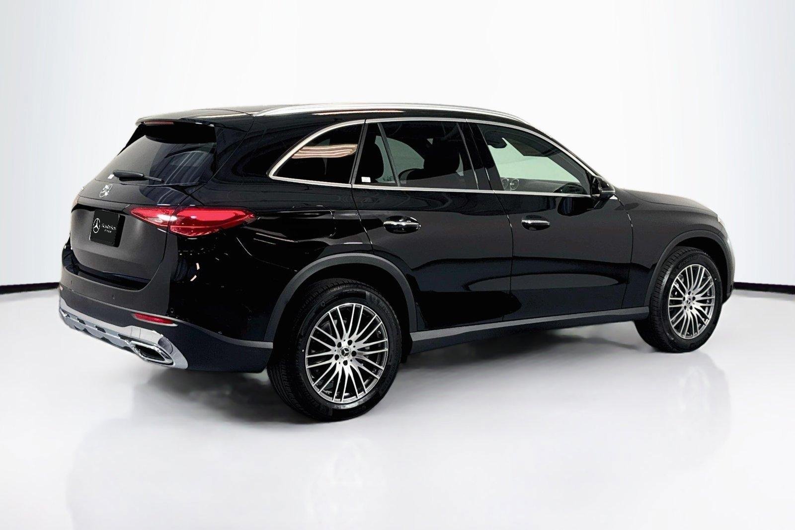 New 2026 Black Mercedes-Benz GLC 300 image 5