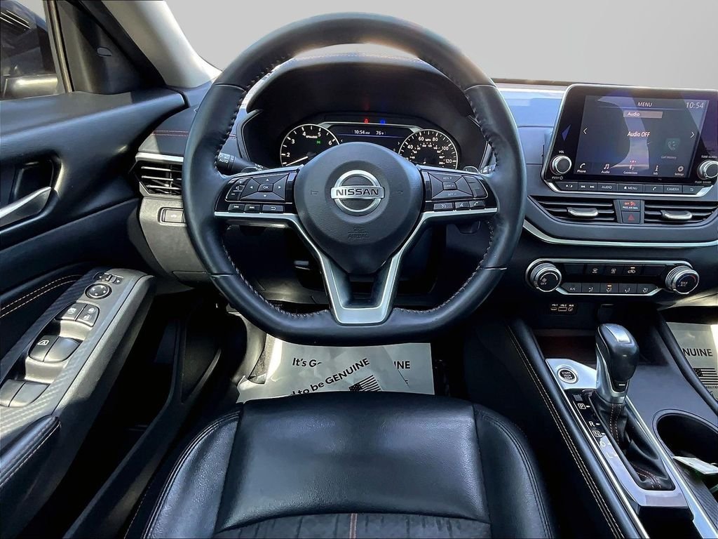 Used 2020 Black Nissan 2.5 SR image 9