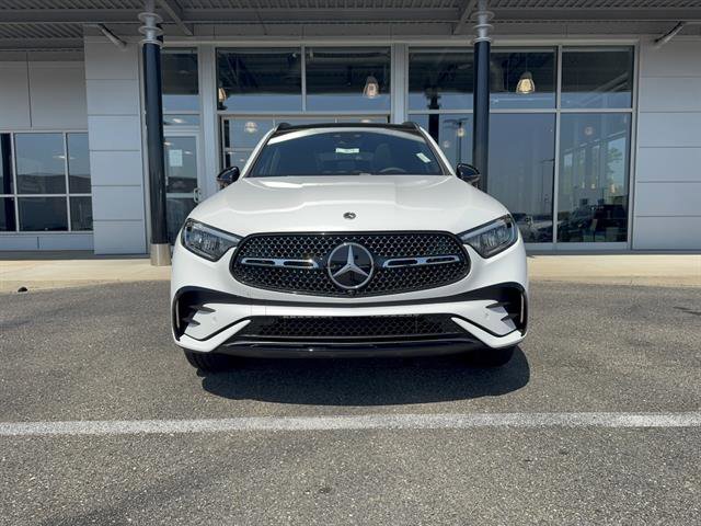 New 2026 MANUFAKTUR Moonlight White Metallic Mercedes-Benz GLC 300 4MATIC® image 22