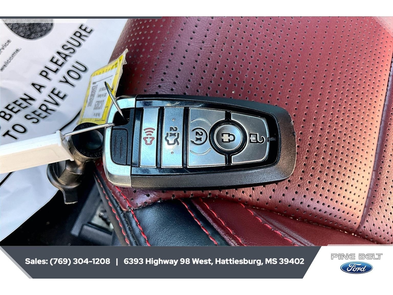 Used 2025 Oxford White Ford GT Premium image 9