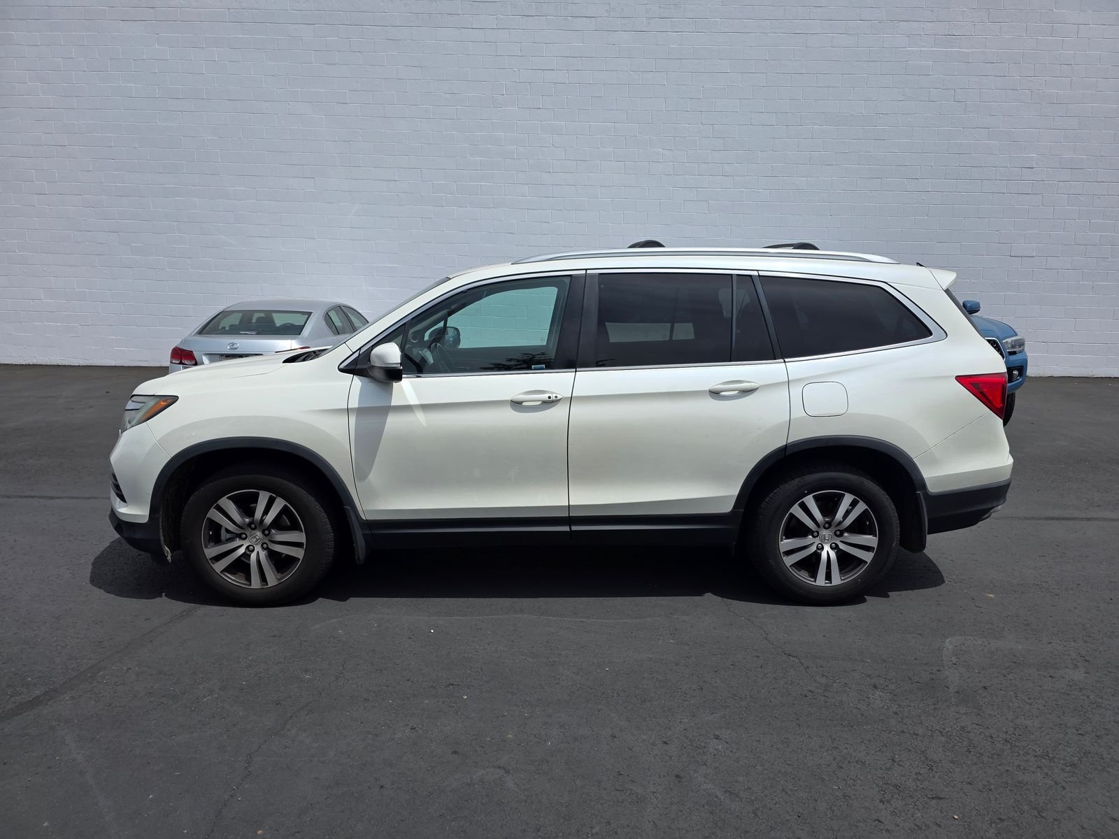 Used 2016 White Diamond Pearl Honda EX-L image 8