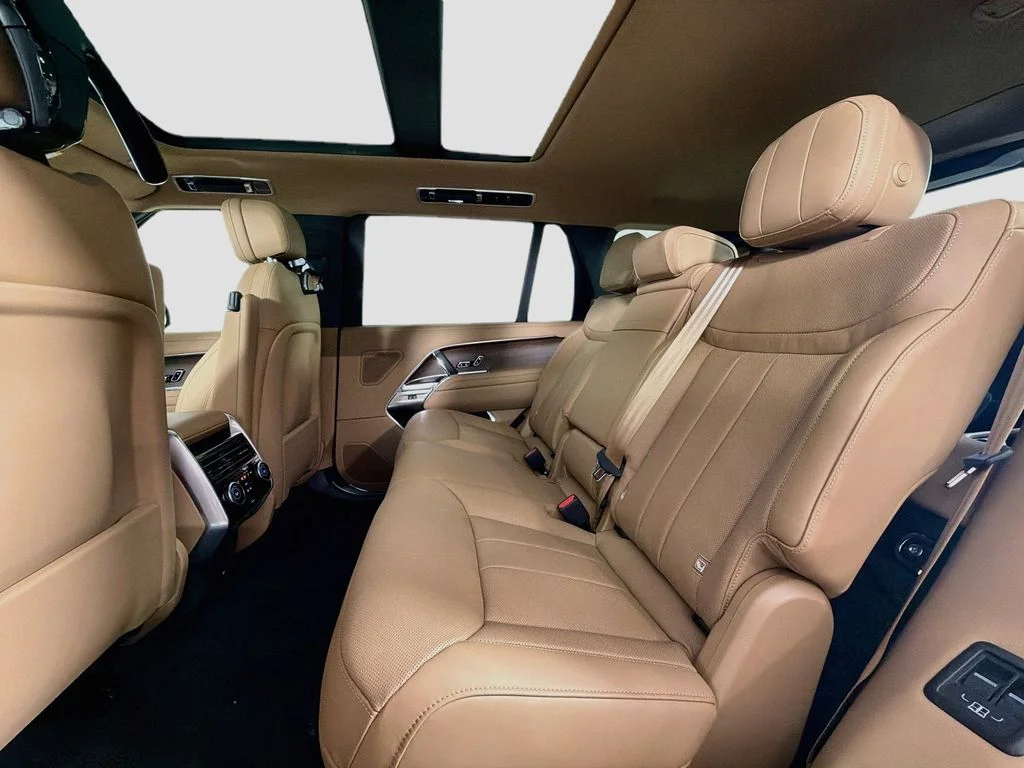 New 2026 Belgravia Green Land Rover SE 7 Seats image 26