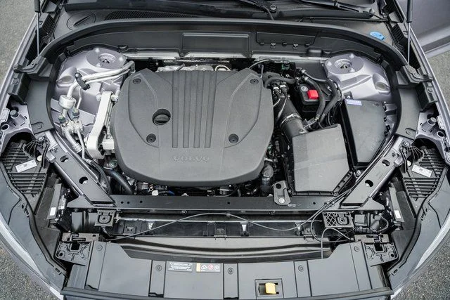 New 2026 Aurora Silver Volvo Plus image 20