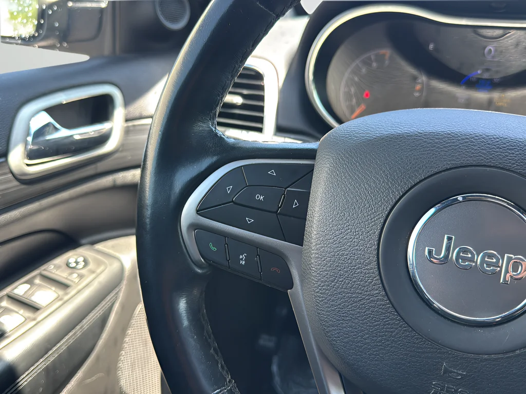 Used 2021 Gray Jeep Laredo X image 16