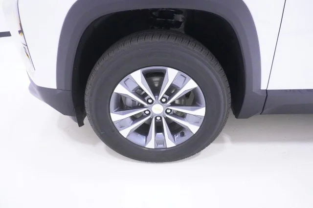 New 2027 Summit White Chevrolet LT image 11