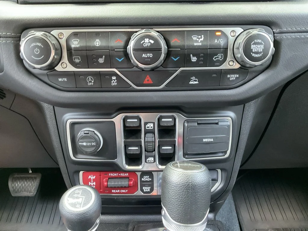 Used 2024 White Jeep Rubicon image 26
