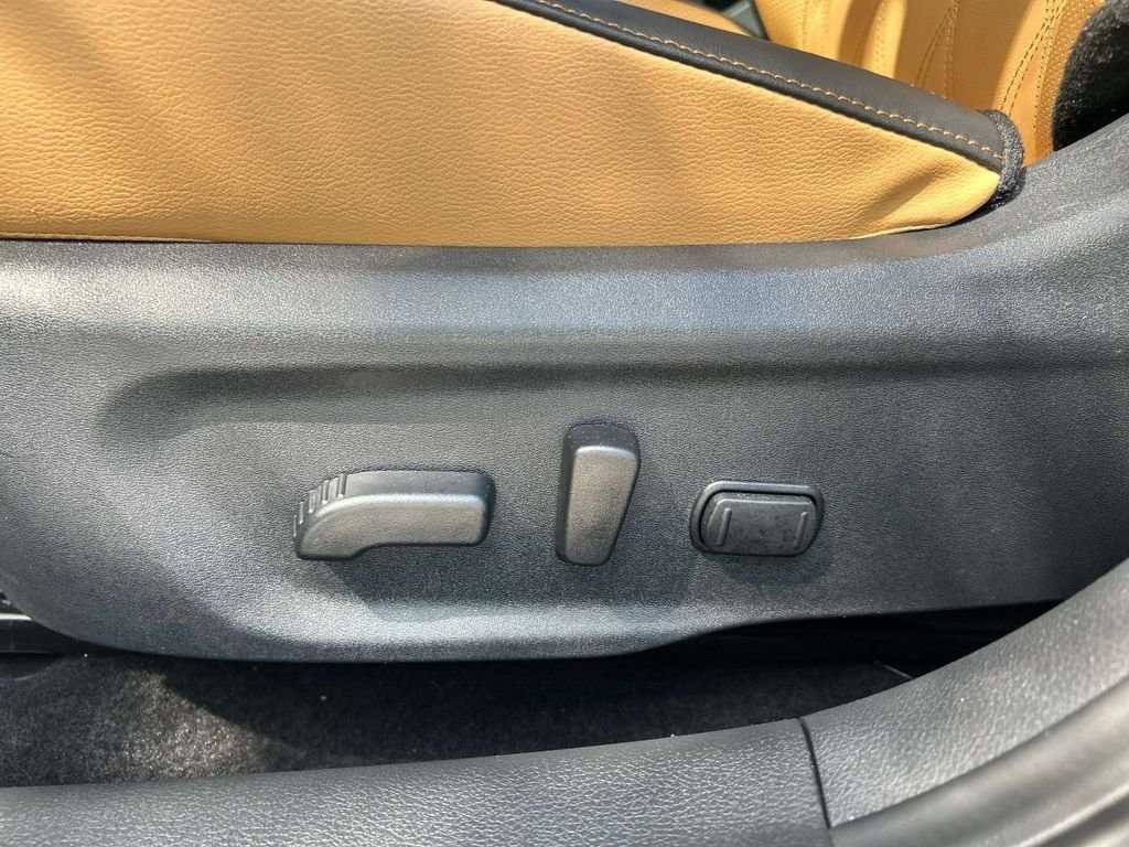 Used 2025 Gray Nissan SV image 17