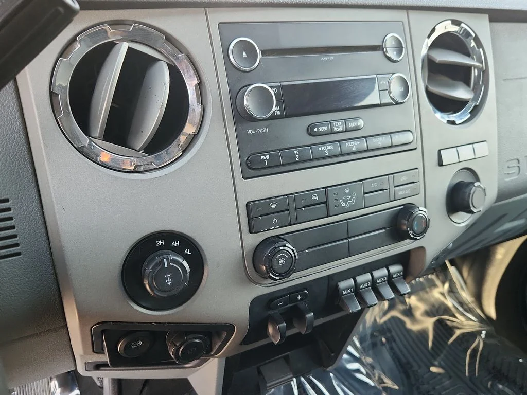 Used 2016 White Ford XLT image 23