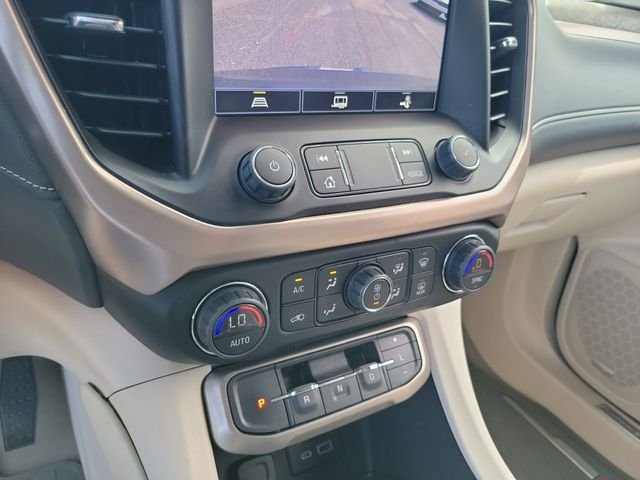 Used 2023 Silver GMC Denali image 23