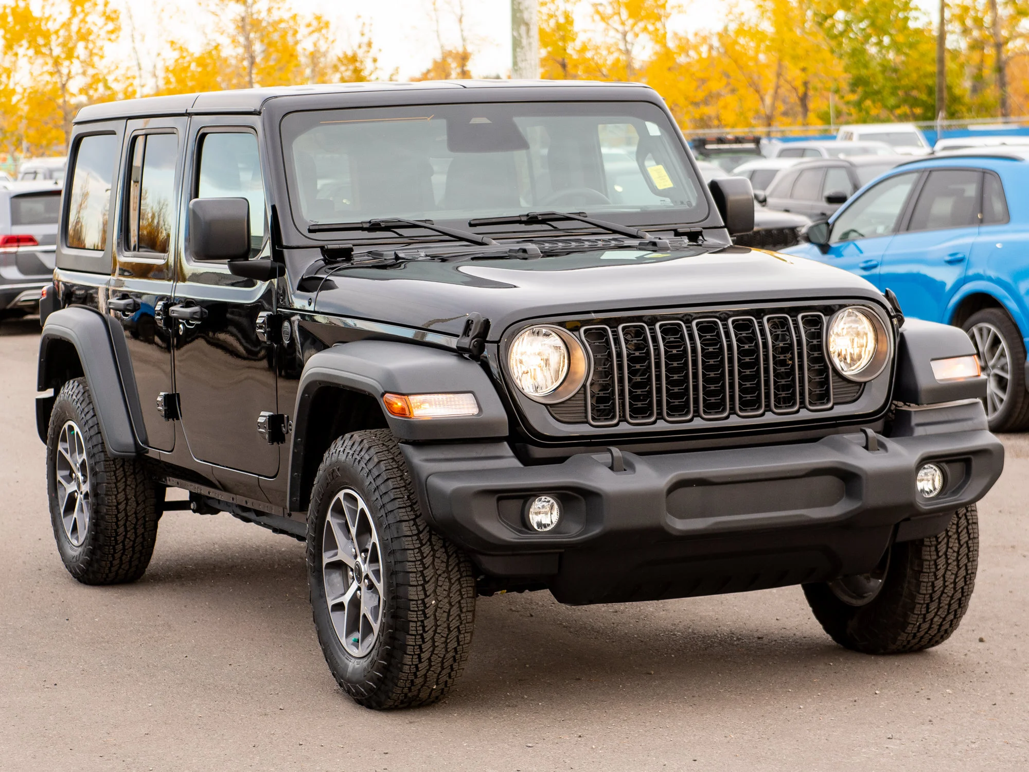 Used 2025 Black Jeep Sport S* 4 Door 4x4, LOW KM, Heated Seats & Wheel, Remote Start image 6