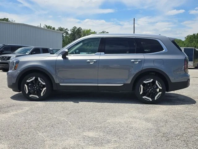 Used 2025 Silver Kia EX image 2