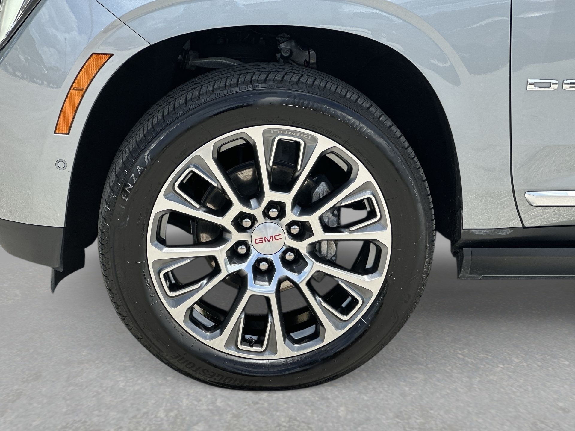 2026 GMC Yukon Denali - Photo 33