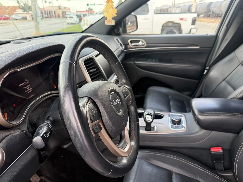 Used 2014 Red Jeep Limited image 17