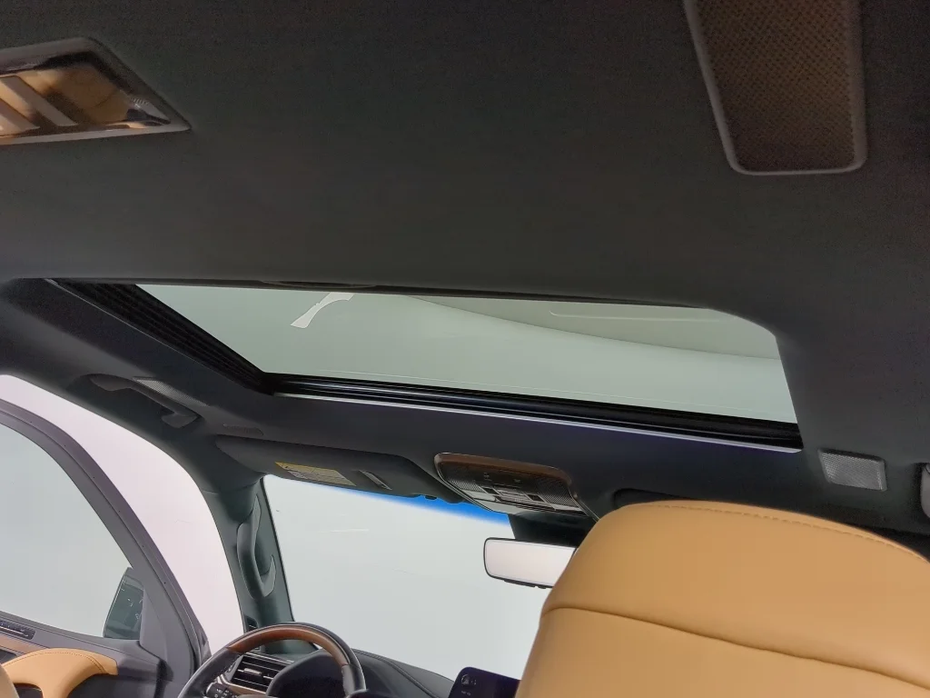 Used 2023 White Lexus Luxury image 20