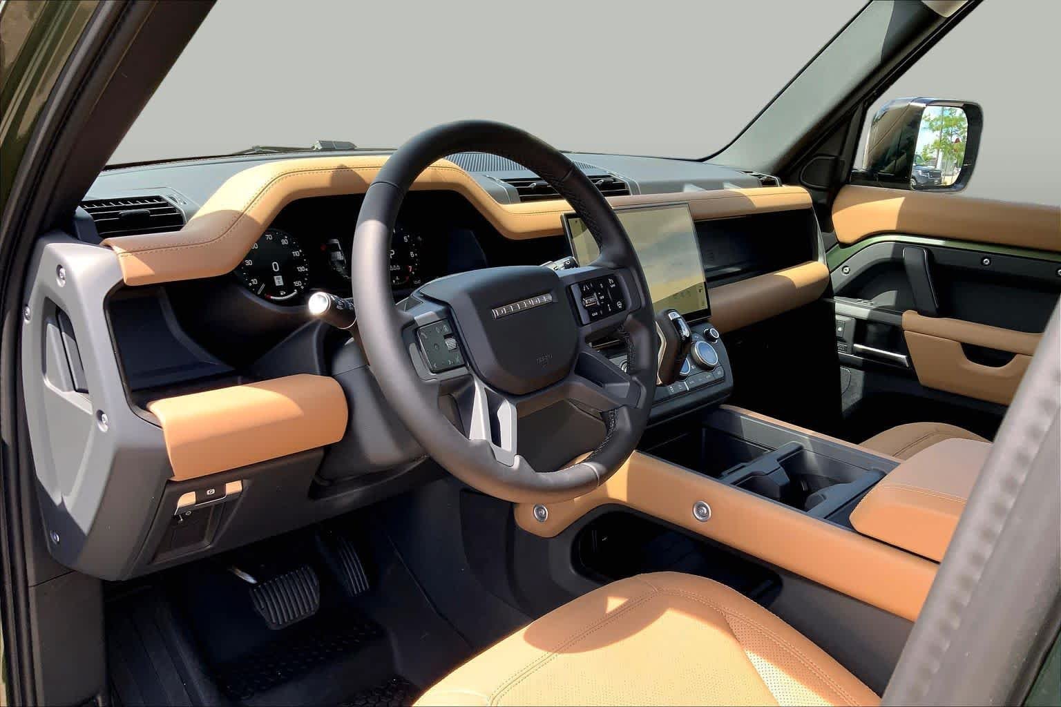 New 2026 Woolstone Green Land Rover X-Dynamic SE image 9