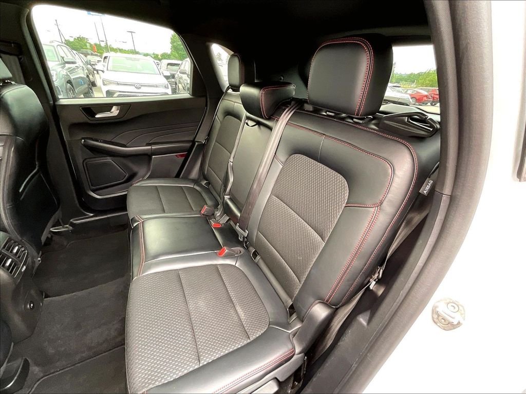 Used 2025 Space Silver Metallic Ford ST-Line Select image 14