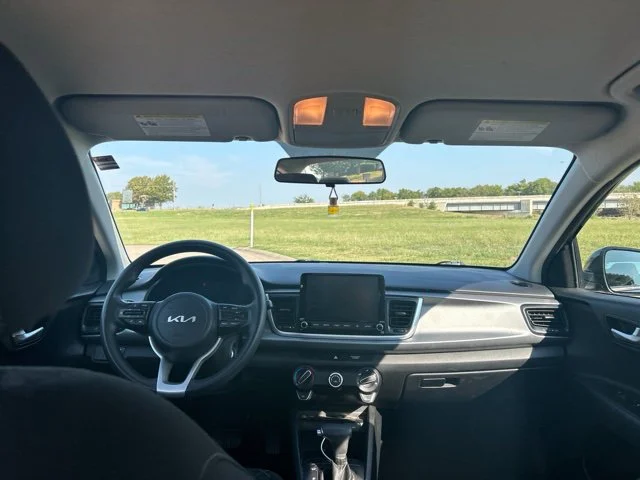 Used 2022 Black Kia S image 9