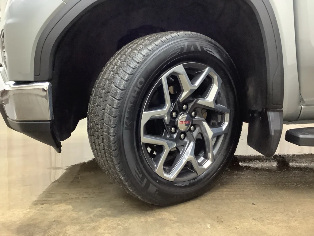 Used 2024 Sterling Metallic GMC SLT image 29