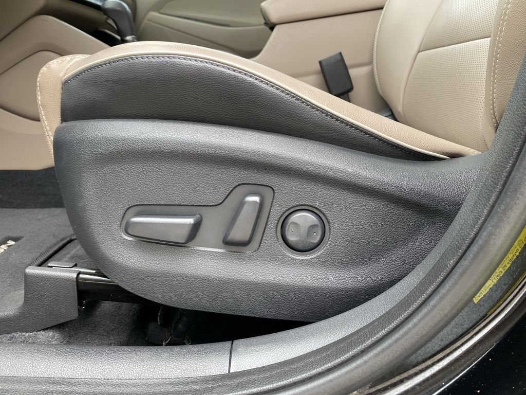 Used 2021 Black Noir Pearl Hyundai Ultimate image 12