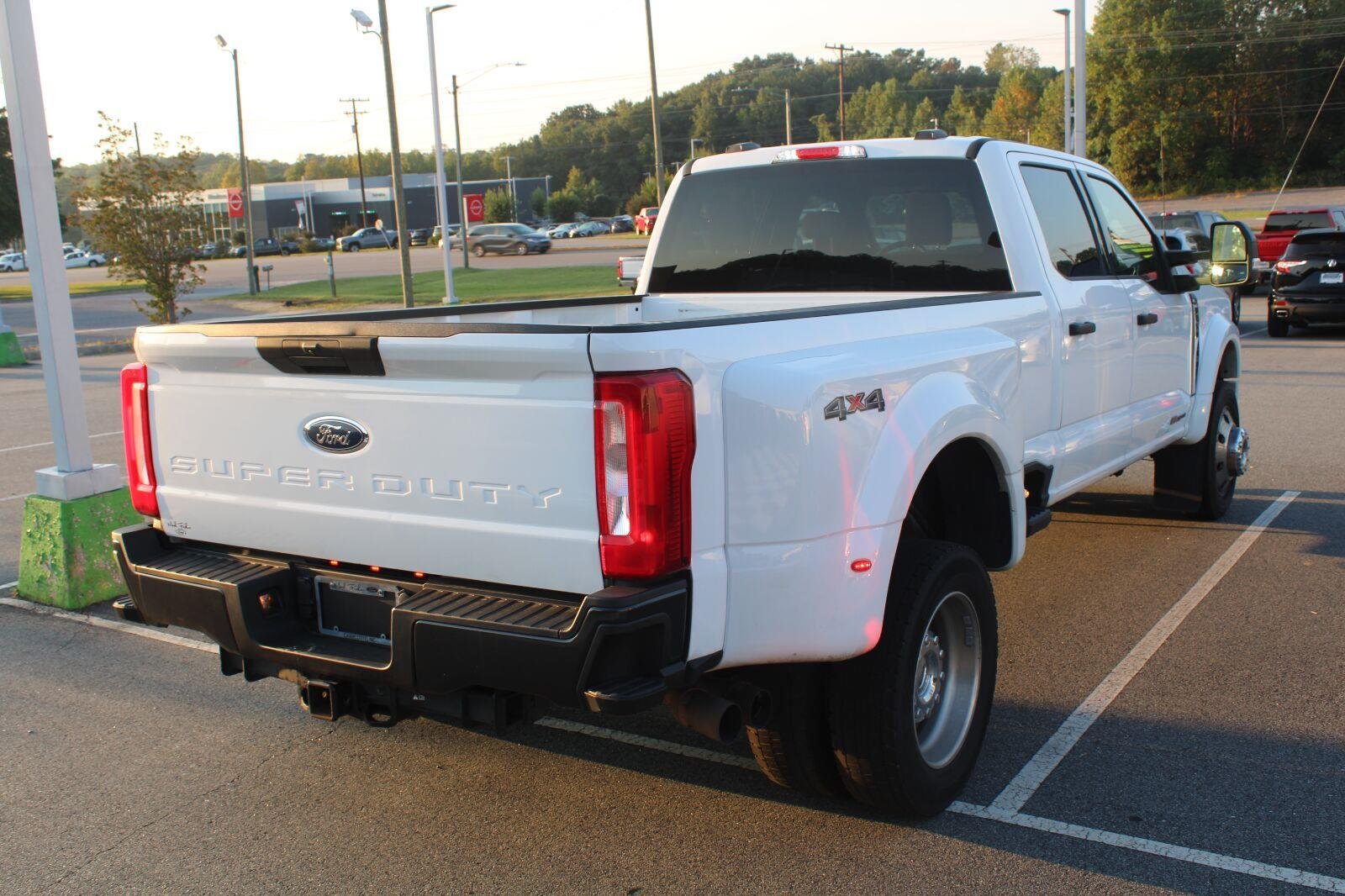 Used 2024 Oxford White Ford XLT image 6