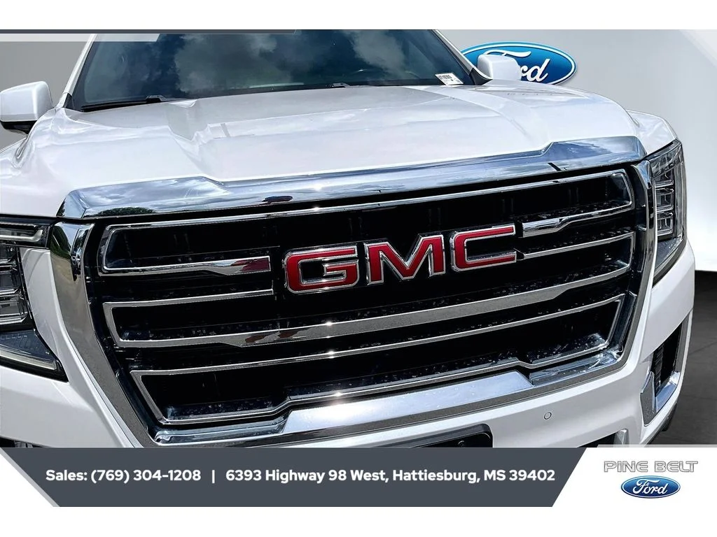 Used 2023 White Frost Tricoat GMC SLT image 22