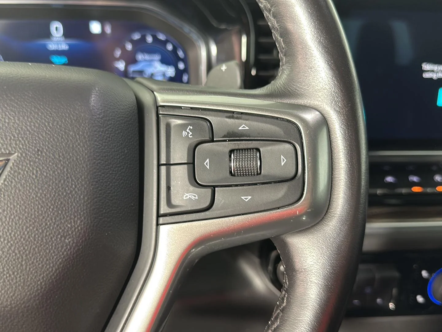 Used 2022 Summit White Chevrolet LT Trail Boss image 12