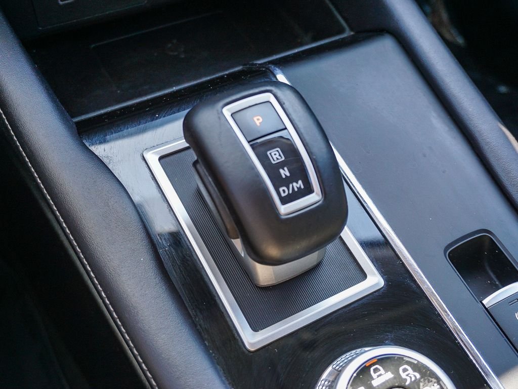 Used 2024 Black Mitsubishi SE image 22