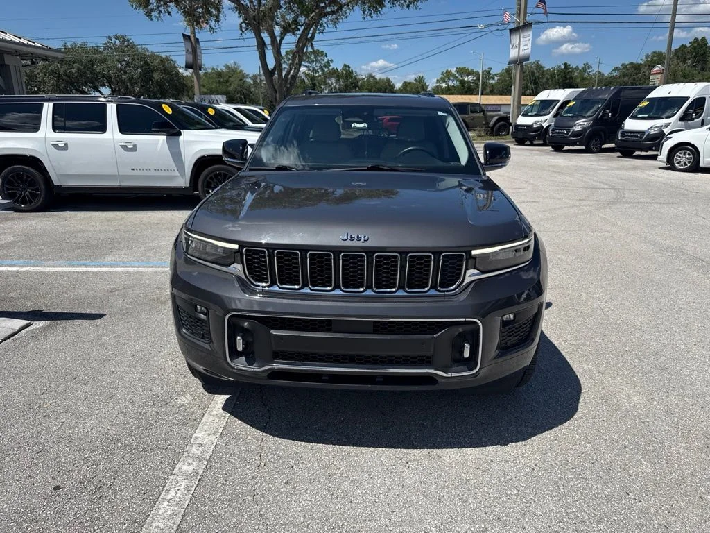 Used 2021 Gray Metallic Jeep Overland image 2