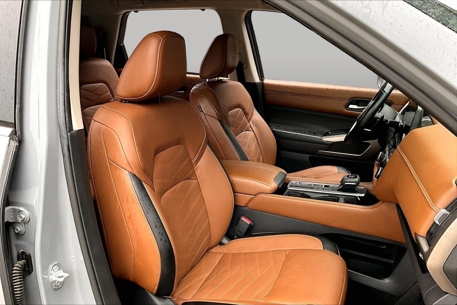 Used 2022 Boulder Gray Pearl Nissan Platinum image 9