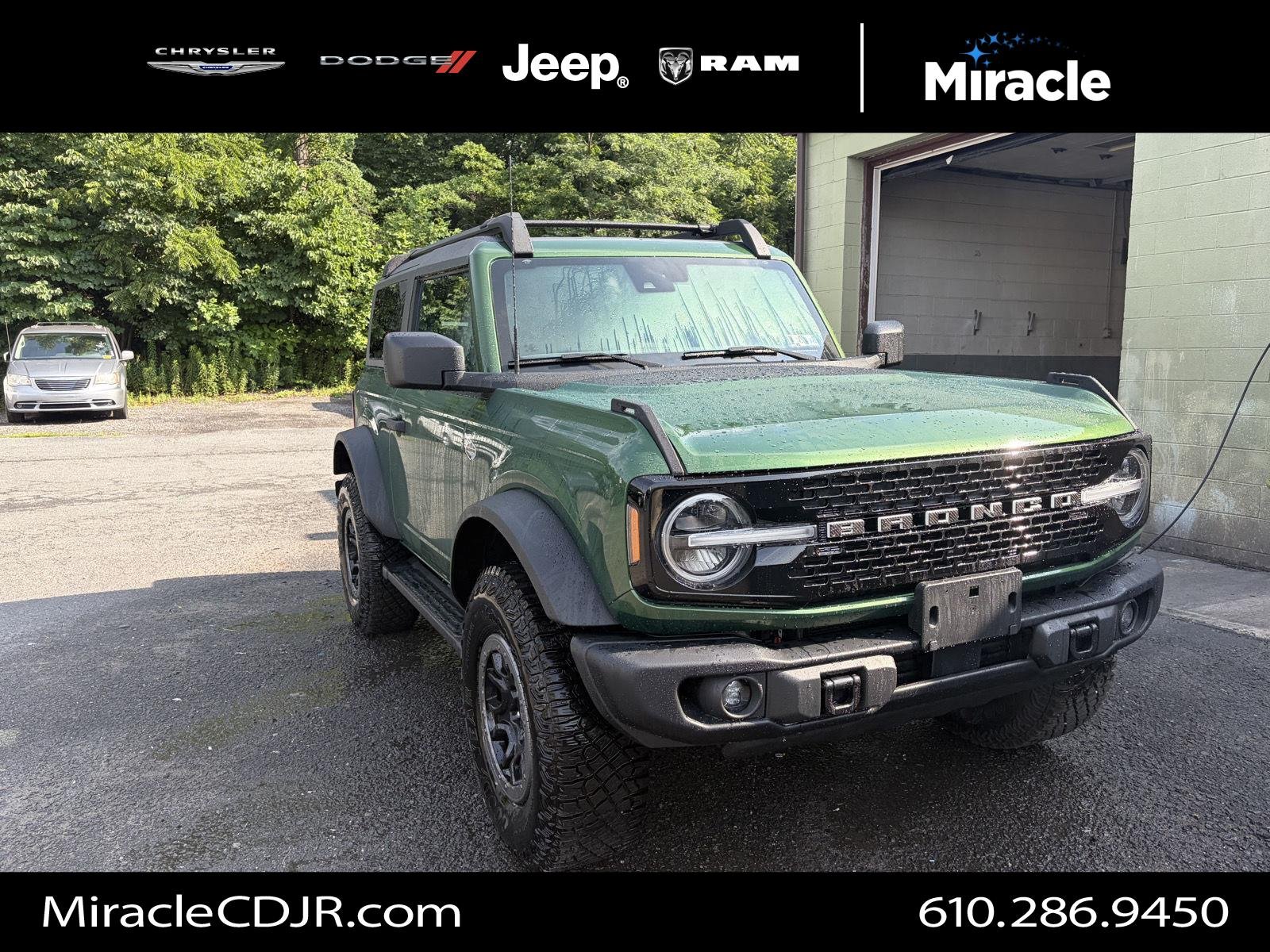 Used 2023 Eruption Green Metallic Ford Wildtrak image 1