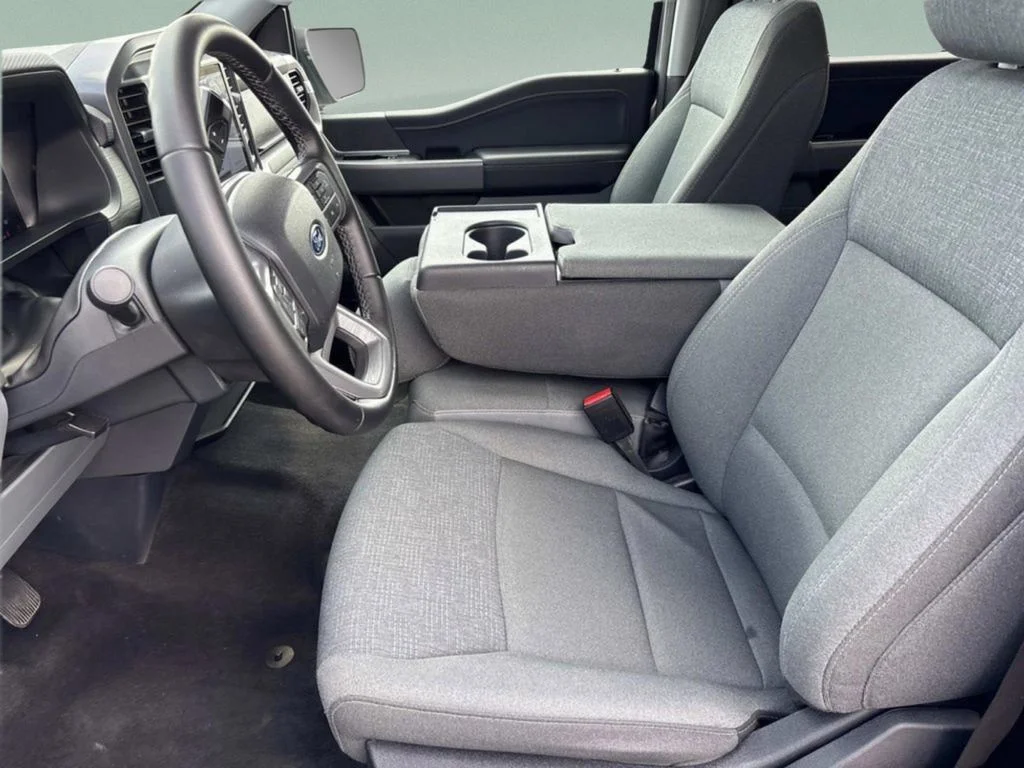 Used 2025 Silver Metallic Ford XLT image 26