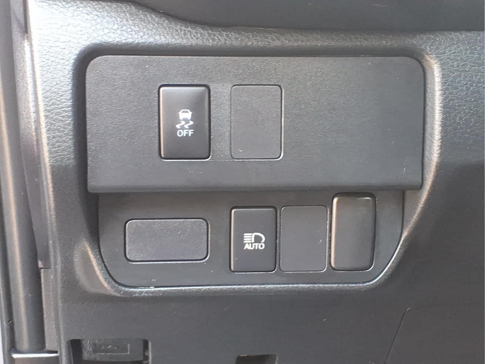 Used 2021 Silver Sky Metallic Toyota SR image 13