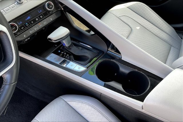 2024 Hyundai Elantra Limited - Photo 19